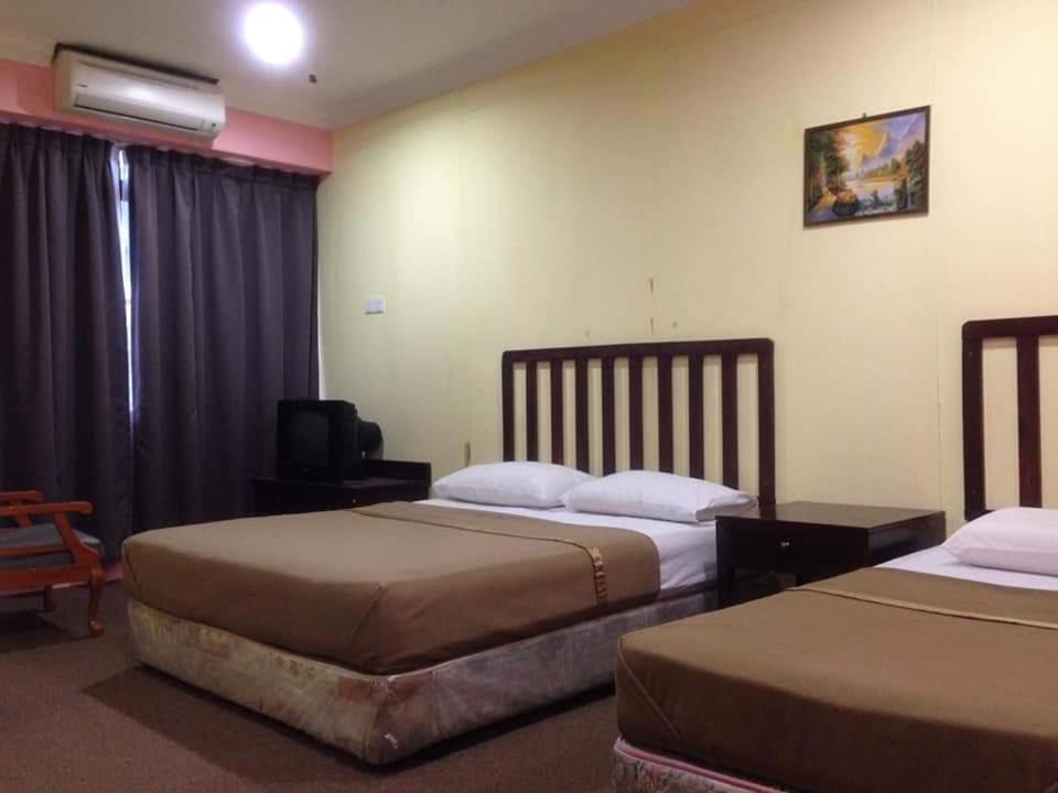 Hotel Nawar Pasir Mas Esterno foto