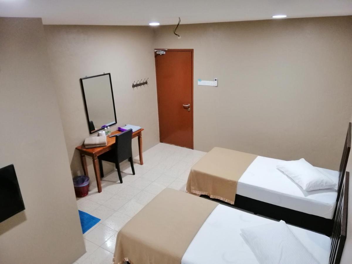 Hotel Nawar Pasir Mas Esterno foto
