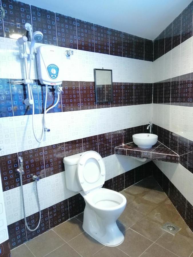 Hotel Nawar Pasir Mas Esterno foto