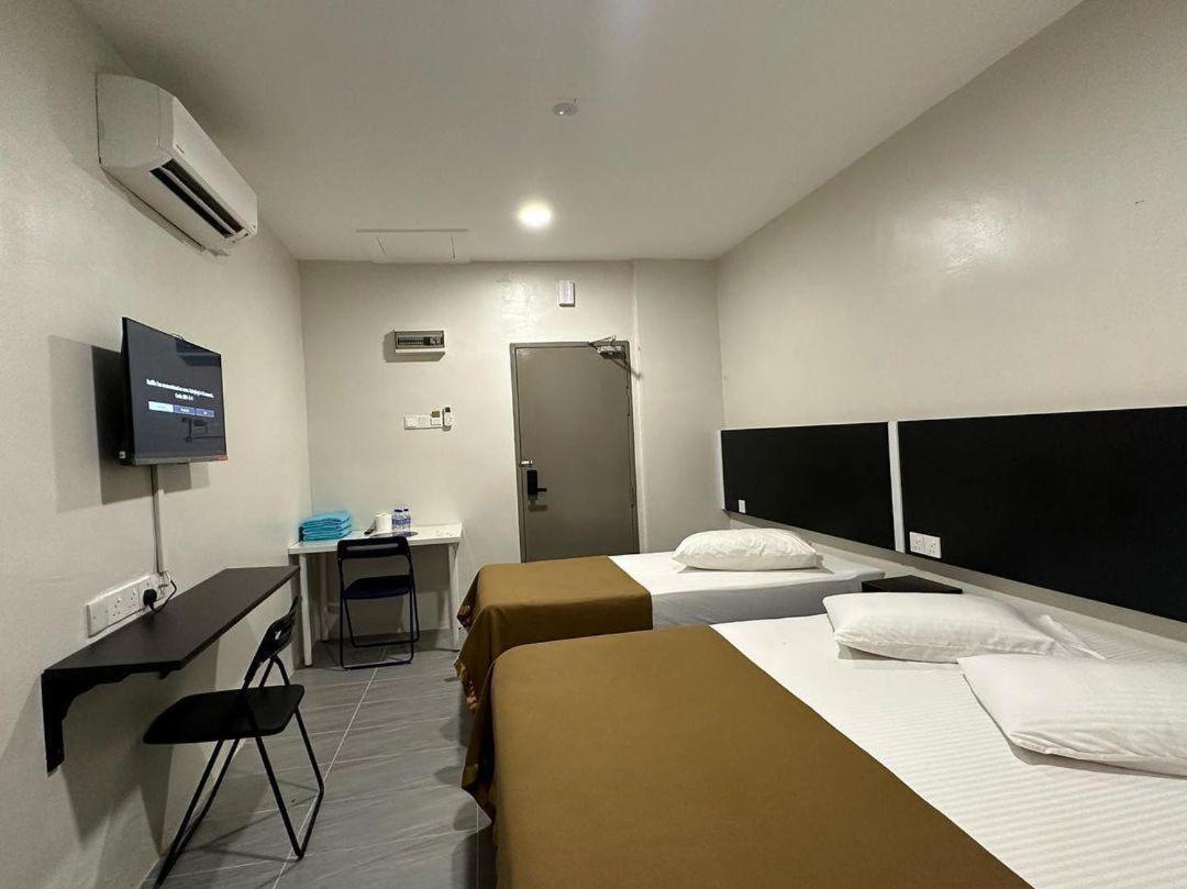 Hotel Nawar Pasir Mas Esterno foto