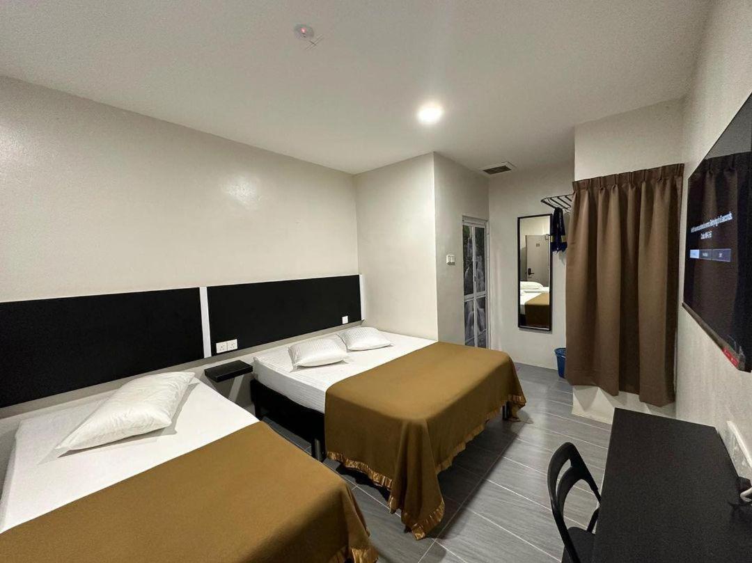 Hotel Nawar Pasir Mas Esterno foto