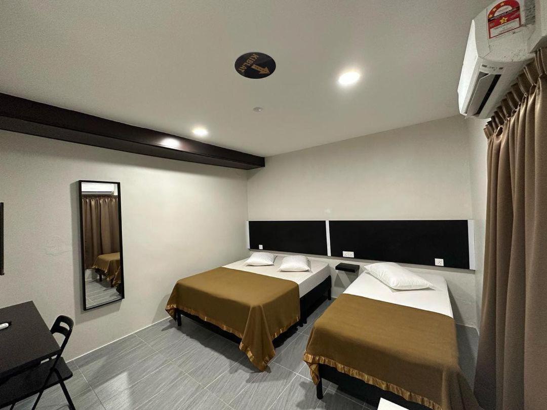 Hotel Nawar Pasir Mas Esterno foto