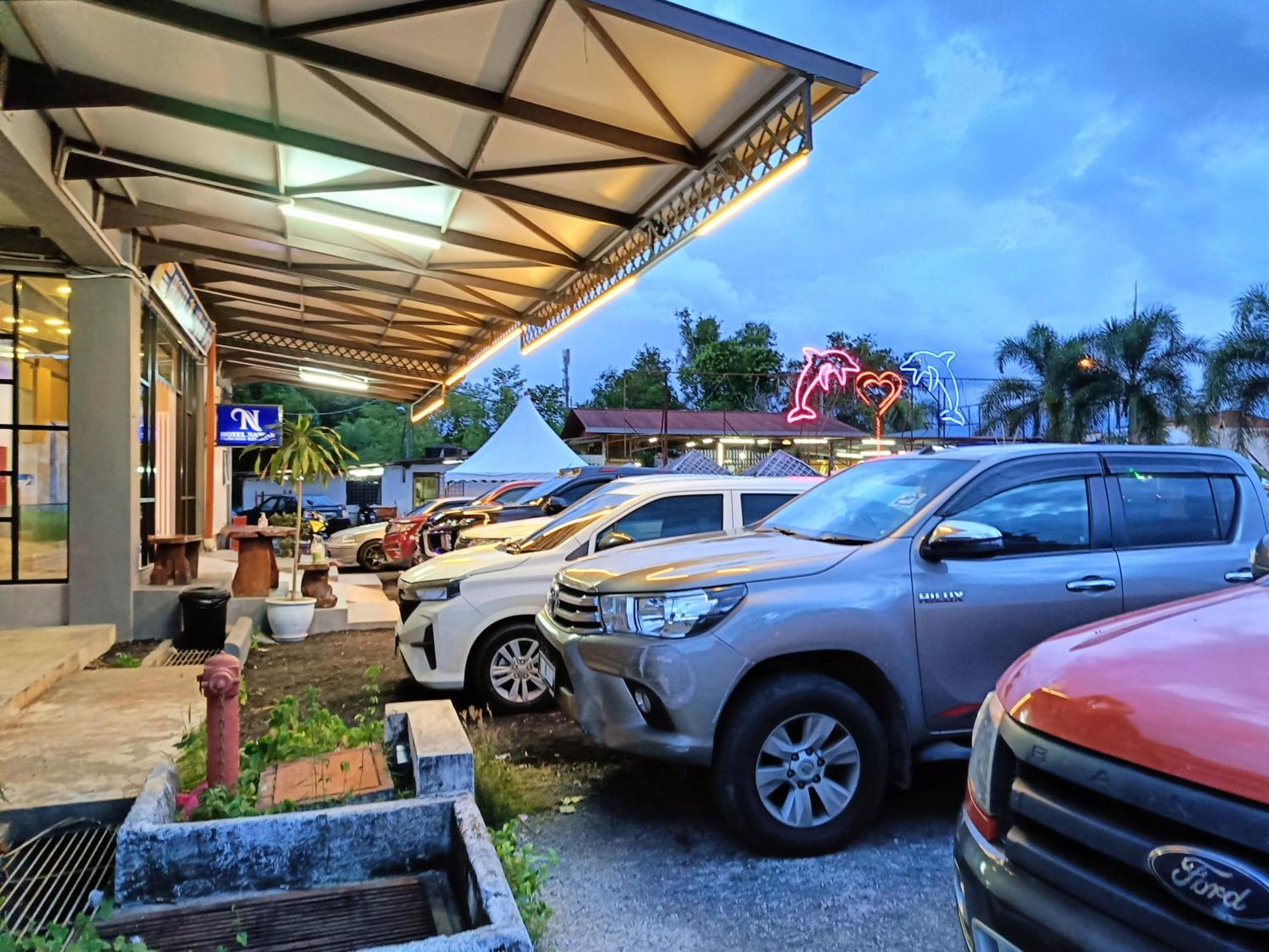 Hotel Nawar Pasir Mas Esterno foto